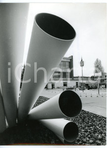 1967 MILANO Fiera Campionaria - Padiglione della DALMINE *Foto 18x24 cm Fotografia d'epoca con didascalia coeva al verso. CONDIZIONI: GFORMATO: 18x24 cm     originale e autentica 1