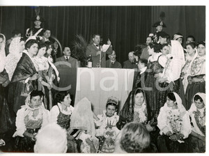 1955 CAGLIARI Fiera Campionaria - Salvatore MANNIRONI all'inaugurazione *Foto Fotografia d'epoca con didascalia coeva al verso. CONDIZIONI: G (ma lieve piegatura al margine superiore)FORMATO: 18x13 cm     originale e autentica 1