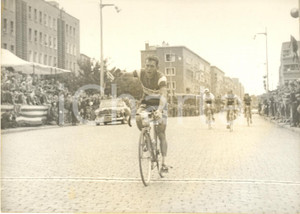 1960 CYCLISME TOUR DE FRANCE René PRIVAT vainqueur à DUNKERQUE - Photo