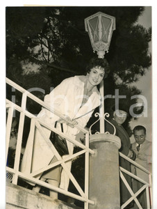1956 PINO TORINESE Gina LOLLOBRIGIDA nella villa del comm. RIVELLA *Foto 13x18
