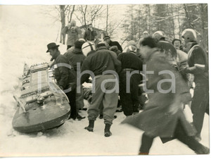 1954 CORTINA Coppa NASSANO Bob della squadra tedesca capovolto *Foto 18x13 cm Fotografia d'epoca con didascalia coeva.  CONDIZIONI: G (ma lievi difetti di stampa) FORMATO: 18x13 cm     originale e autentica 1