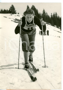 1954 GANTRISCH 10 KM SCI DI FONDO - Ildegarda TAFFRA durante la gara *Foto 13x18 Fotografia d'epoca con didascalia coeva.  CONDIZIONI: FAIR (bassa qualit&agrave; di stampa) FORMATO: 13x18 cm     originale e autentica 1