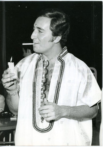 1968 USA Errol WETSON accende una sigaretta durante la sua festa *Foto 12x17