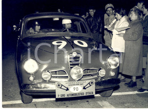 Fotografia d epoca originale 1954 MONZA Partenza Giro Automobilistico d Italia  Piero CARINI e Pierre GAY 1