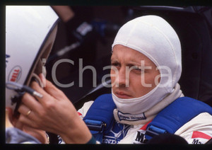 35mm vintage slide* 1991 FORMULA 1 - Stefano MODENA su TYRRELL 020 ai box (17)