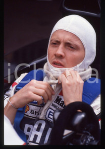 35mm vintage slide* 1991 FORMULA 1 - Stefano MODENA su TYRRELL 020 ai box