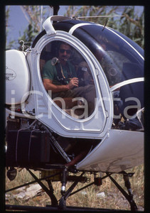 35mm vintage slide* 1990ca COSTUME Paparazzo Riccardo FREZZA in elicottero 2