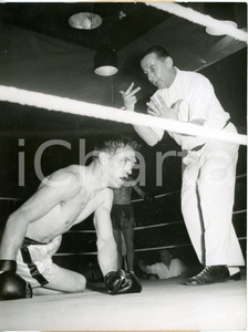 1953 BERLIN - BOXE German light heavyweight title - The loser Hans STRETZ *Photo