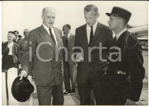 1959 PARIS ORLY Richard CASEY accolto da Maurice COUVE DE MURVILLE *Foto
