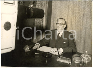 1956 LONDON BBC Studios - Anthony EDEN speaks to the nation about Suez crisis