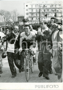 1958 NAPOLI CICLISMO 26° Giro della Campania - Alfredo SABBADIN dopo la vittoria
