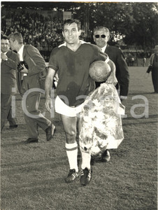 1967 CALCIO MANTOVA Beniamino DI GIACOMO alla fine della partita contro l'INTER