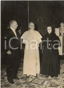1956 ROMA Papa Pio XII riceve in udienza José MAZA FERNANDEZ e la moglie Raquel