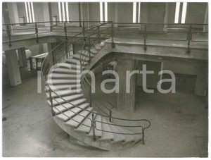 Fotografia d epoca originale 1975 GRUGLIASCO TO Complesso Scolastico del BAROCCHIO  Scalinata  Foto 24x18 1