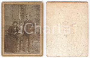 Fotografia d epoca originale 1900 ca CUNEO Ritratto di famiglia con bambina Foto Giacinto GARAFFI 10x13 cm 1
