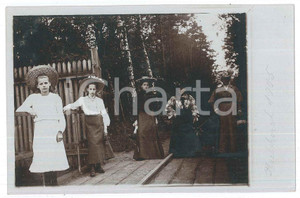 Fotografia d epoca originale 1905 KARLSORST / BERLIN Group of women in a park  Photo 14x9 cm 1