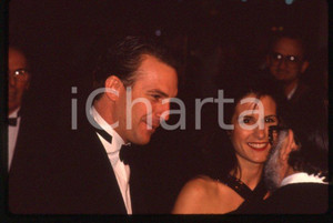 Fotografia d epoca originale Kevin COSTNER con la moglie Cindy a un evento 1990 ca 35mm vintage slide 1 1