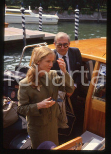 Fotografia d epoca originale Isabelle HUPPERT Claude CHABROL  Cinema VENEZIA 1985 ca 35mm vintage slide 2 1