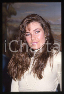 Fotografia d epoca originale Carol ALT attrice  Ritratto in abito bianco  1990 ca  35 mm vintage slide 3 1