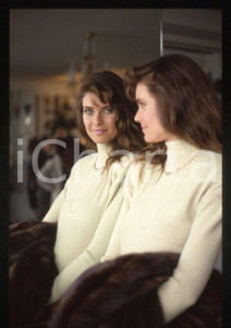 Fotografia d epoca originale Carol ALT attrice  Ritratto in abito bianco  1990 ca  35 mm vintage slide 11 1