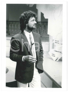 Fotografia d epoca originale 1984 RAI UNO Te lo do io il Brasile Beppe GRILLO in scena  Foto 18x24 cm 2 1