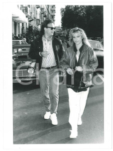 Fotografia d epoca originale 1990 ca VENEZIA Jim BELUSHI Jennifer SLOAN Ritratto  Foto 18x24 cm 2 1