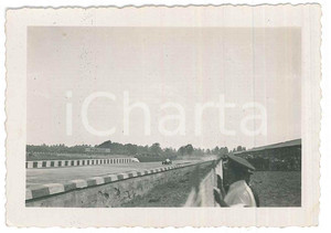 Fotografia d epoca originale 1940 ca AUTODROMO DI MONZA Pubblico a una gara automobilistica  Foto 9x6 cm 1