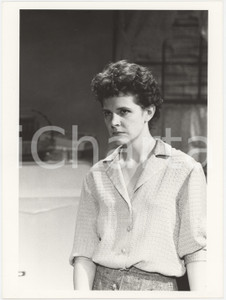 Fotografia d epoca originale 1985 RAI Un cappello pieno di pioggia Pamela VILLORESI Foto 14x28 cm 1