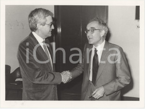 Fotografia d epoca originale 1985 ca ITALIA  COSTUME Massimo PINI Vittorio MOCCAGATTA Foto 24x18 cm 1