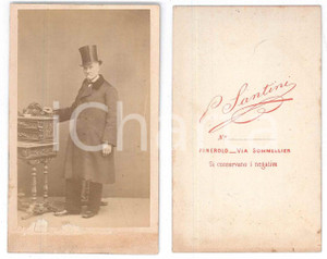Fotografia d epoca originale 1870 ca PINEROLO Ritratto maschile con il cilindro Foto SANTINI CDV 1