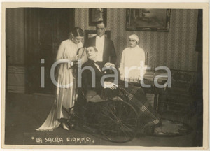 Fotografia d epoca originale 1929 MILANO TEATRO La sacra fiamma  Compagnia Maria Melato in scena 3 Foto 1