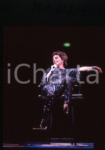 Fotografia d epoca originale Liza MINNELLI on stage   ITALY ? 1990 ca 35 mm vintage slide 35 1