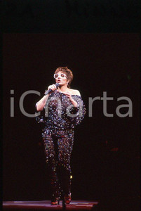Fotografia d epoca originale Liza MINNELLI on stage   ITALY ? 1990 ca 35 mm vintage slide 48 1