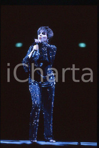 Fotografia d epoca originale Liza MINNELLI on stage   ITALY ? 1990 ca 35 mm vintage slide 63 1