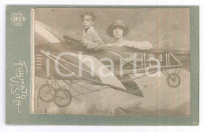 Fotografia d epoca originale 1915 ca TRIESTE Parco divertimenti  Madre e figlio su aereo FOTOMONTAGGIO Foto 1
