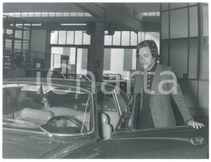Fotografia d epoca originale 1971 FORMULA 1  Pilota Nanni GALLI in un garage  Foto 24x18 cm 1