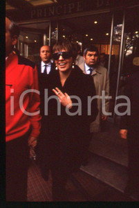 Fotografia d epoca originale Liza MINNELLI  MILANO 1989 Hotel Principe di Savoia 35mm vintage slide 1 1