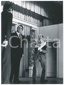 Fotografia d epoca originale 1975 SARONNO Teatro  GRUPPO PALCOSCENICO Settimo: ruba un po  meno  Foto 5 1