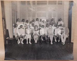 Fotografia d epoca originale 1920 ca BANGKOK ComunitÃ  italiana  Gruppo a un ricevimento Foto RARA 28x23 1