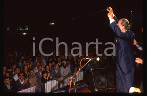 35mm vintage slide* 1989 MILANO Domenico MODUGNO canta ad un comizio del PSDI 24