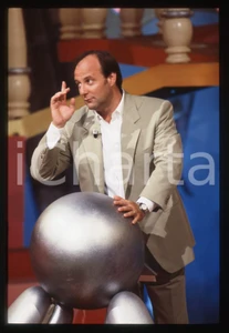 Fotografia d epoca originale 35mm vintage slide 1995 CANALE 5 Gerry SCOTTI conduce programma IL QUIZZONE 3 1