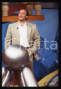 Fotografia d epoca originale 35mm vintage slide 1995 CANALE 5 Gerry SCOTTI conduce il programma IL QUIZZONE 1