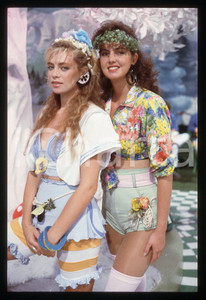 35mm vintage slide* 1990 ca COSTUME - Emanuela ENFI e Gabriella LUNGHI (2)