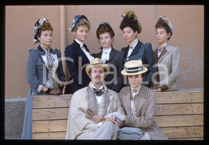 35mm vintage slide*1995 LA FAMIGLIA RICORDI - Massimo GHINI con il cast (1)