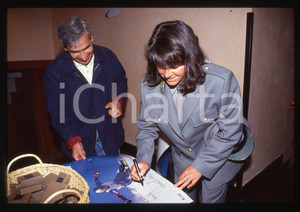 Fotografia d epoca originale Deborah COMPAGNONI in divisa GUARDIA DI FINANZA  1995 ca 35 mm vintage slide 1