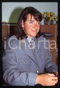 Fotografia d epoca originale Deborah COMPAGNONI in divisa GUARDIA DI FINANZA  1995 ca 35 mm vintage slide 14 1
