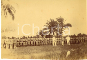 1930 ca CONGO BELGA - Battaglione coloniale schierato (2) Foto 17x12 cm  Fotografia d'epoca, su carta sottile. FAIR/discreto minimi strappi al lato inferiore Formato: 17x12 cm originale e autentica 1