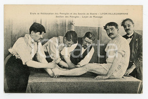 1920ca VILLEURBANNE Ecole de Rééducation des aveugles et des sourds de guerre FP  Cartolina postale d'epoca, non viaggiata.CONDIZIONI: FFORMATO: FP    originale e autentica 1