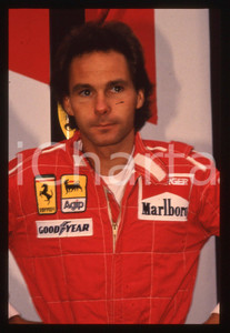 Gerhard BERGER - F1 Pilota scuderia FERRARI - 1995 ca 35 mm vintage slide 18 Diapositiva d'epoca, in formato 35 mm.CONDIZIONI: GOODE' severamente vietata la riproduzione. Tutti i diritti sono riservati.ICharta mette in vendita, sul negozio eBay e in esclusiva sul sito "icharta" il proprio archivio composto da numerose diapositive e negativi fotografici d'epoca, tutti originali e autentici, che attraversano la storia del costume italiano tra gli la fine degli anni Sessanta e Novanta.Si tratta di uno sguardo inedito sull'attualità, la politica, la vita quotidiana, il gossip e la cultura, che fotografa il cambiamento della nazione in quest'ultimo scorcio del XX secolo. Un'occasione unica per il mercato del collezionismo, che vede finalmente disponibile un archivio eccezionale per vastità, tematiche e condizioni, in un settore (il negativo fotografico e la diapositiva) di assoluta novità e dalle interessanti prospettive di investimento.  GOOD/buono   originale e autentica 1