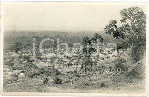 1930 ca CONGO BELGE - KATANGA - Vue d'un village - Photo L. GABRIEL 18 Fotografia originale d'epoca, in formato cartolina postale.FOTOGRAFO: L&eacute;opold Gabriel - Panda - Katanga  GOOD/buono  Formato: 14x9 cm originale e autentica 1